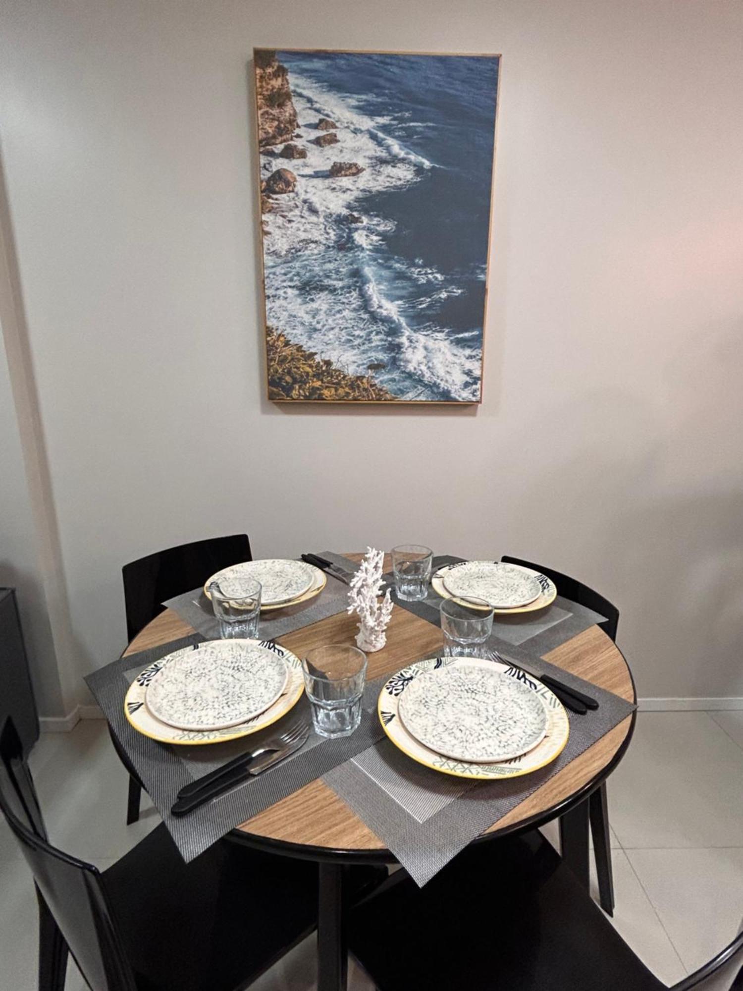 Apartamento Novo, Vista Mar, Area Nobre De Maceio.